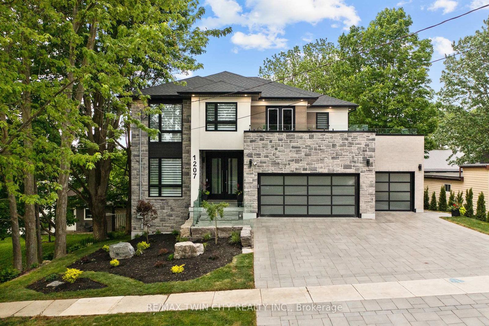 1207-queen-st-street-n-wilmot-ontario-x13032472