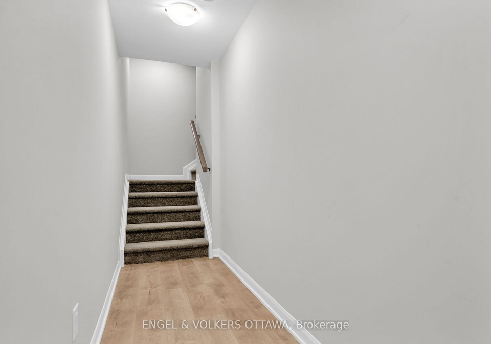 1627-creekway-private-kanata-ontario-x13032524