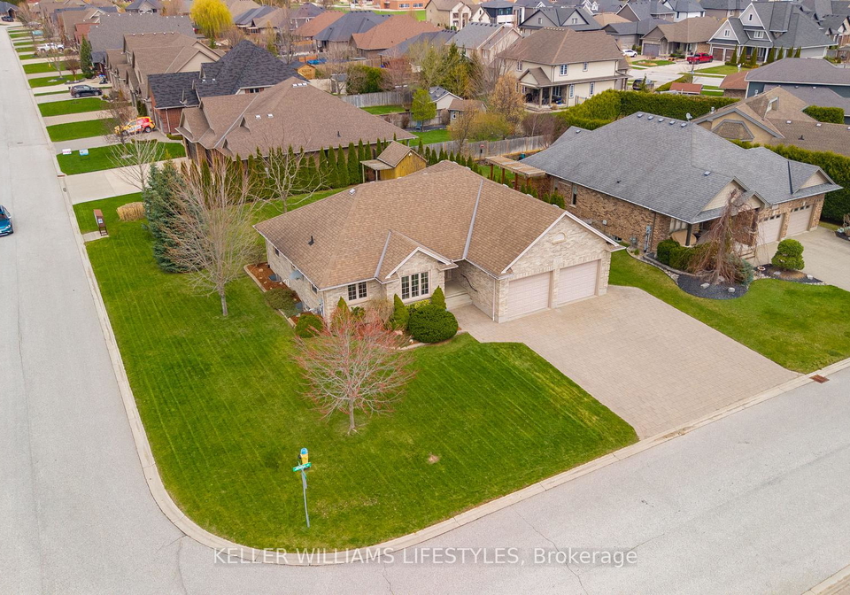 111-jenna-drive-strathroy-caradoc-ontario-x13032638
