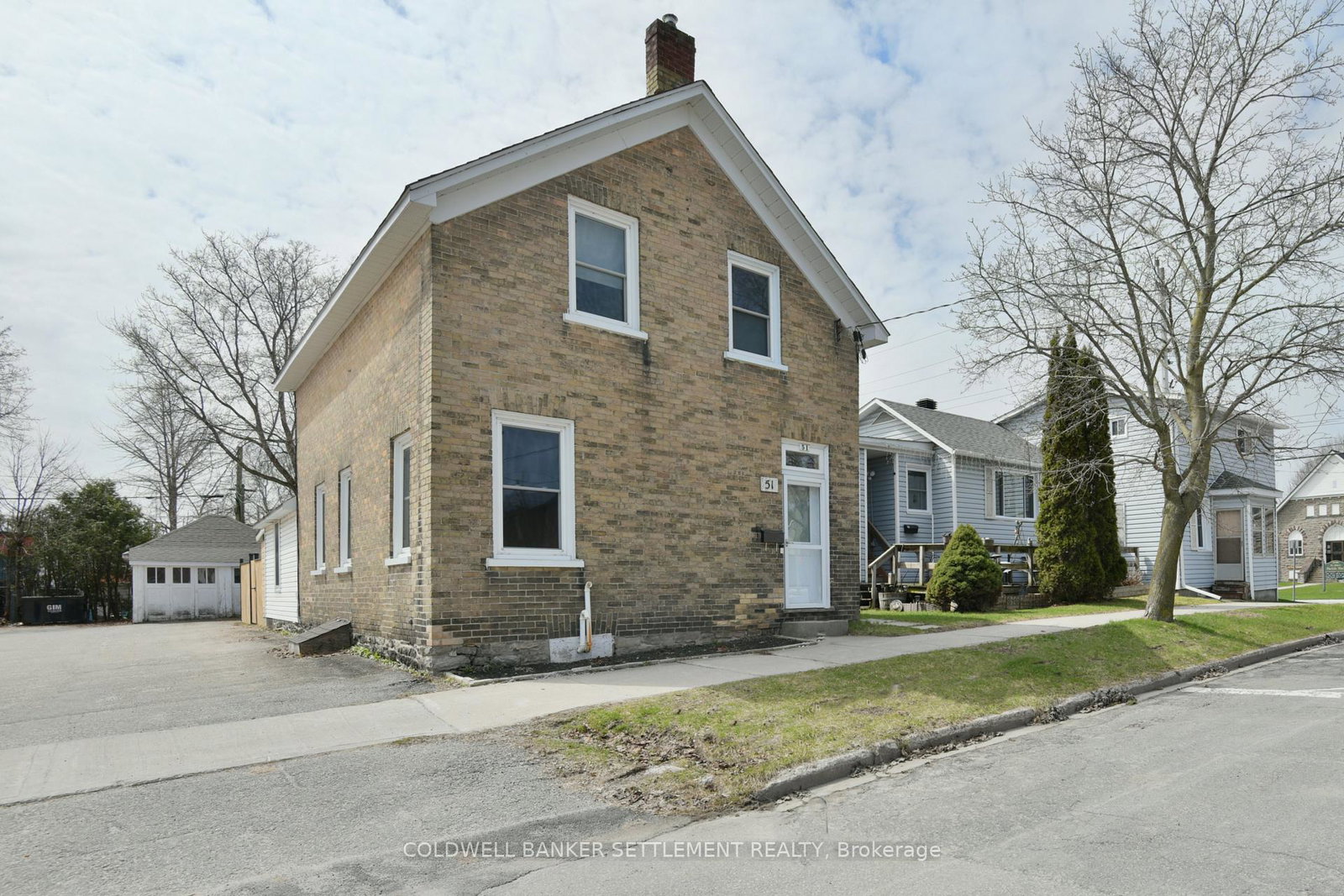 51-main-street-w-smiths-falls-ontario-x13032660
