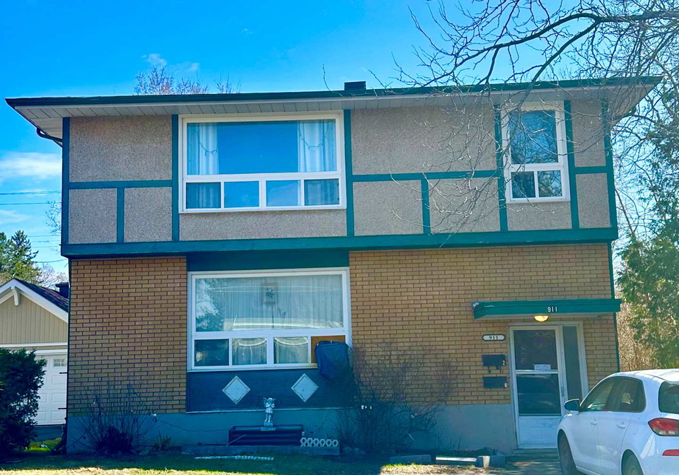 911-pinewood-crescent-ottawa-ontario-x13032678