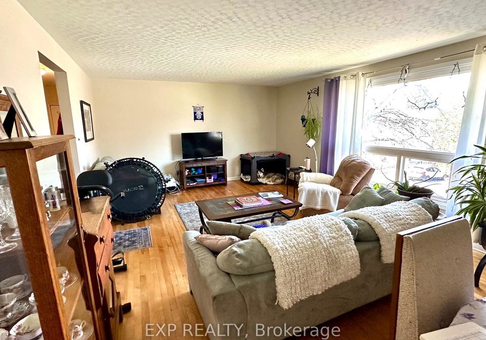 911-pinewood-crescent-ottawa-ontario-x13032678