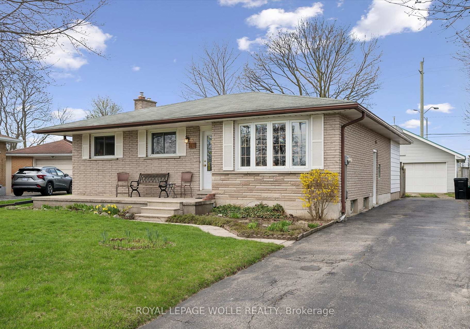 26-parkhill-court-kitchener-ontario-x13033600