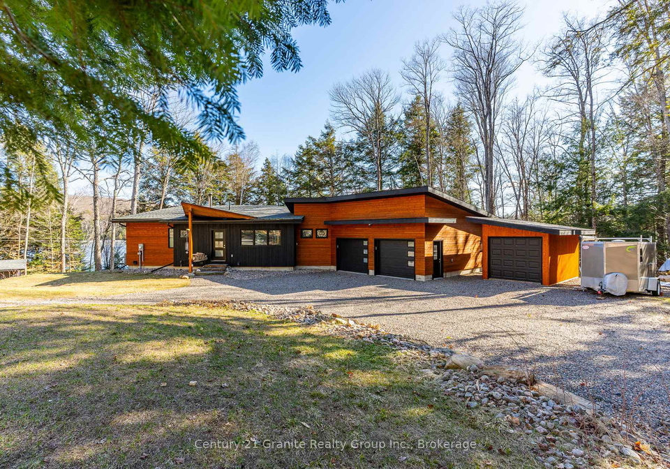 1133-sisu-lane-dysart-et-al-ontario-x13033778