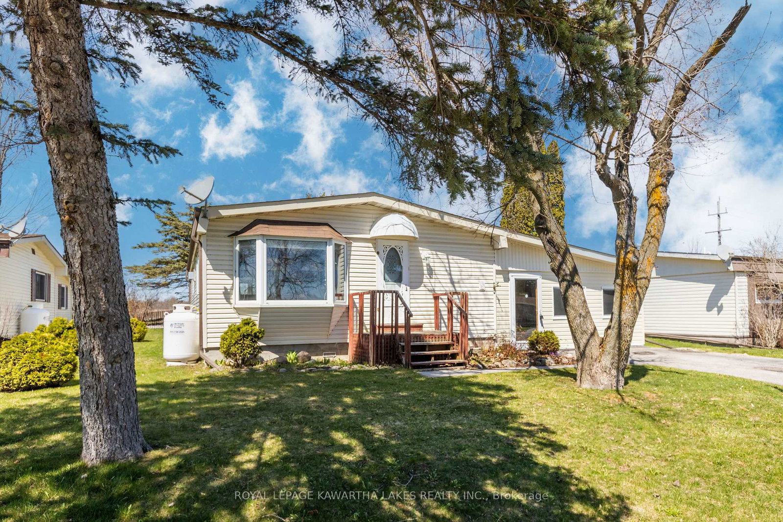6-circle-drive-kawartha-lakes-ontario-x13033790