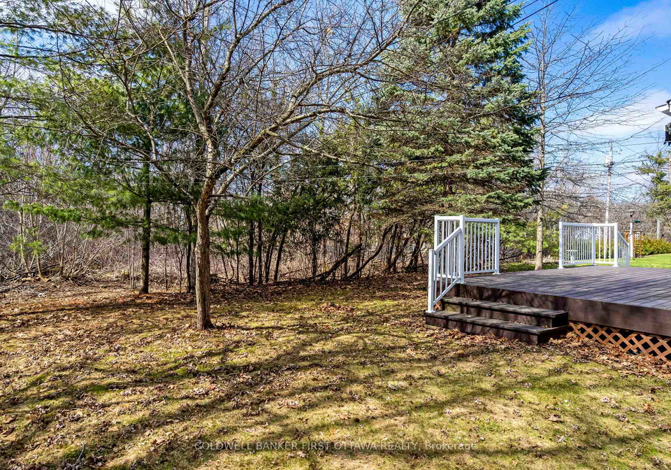 12-glenview-crescent-perth-ontario-x13033976