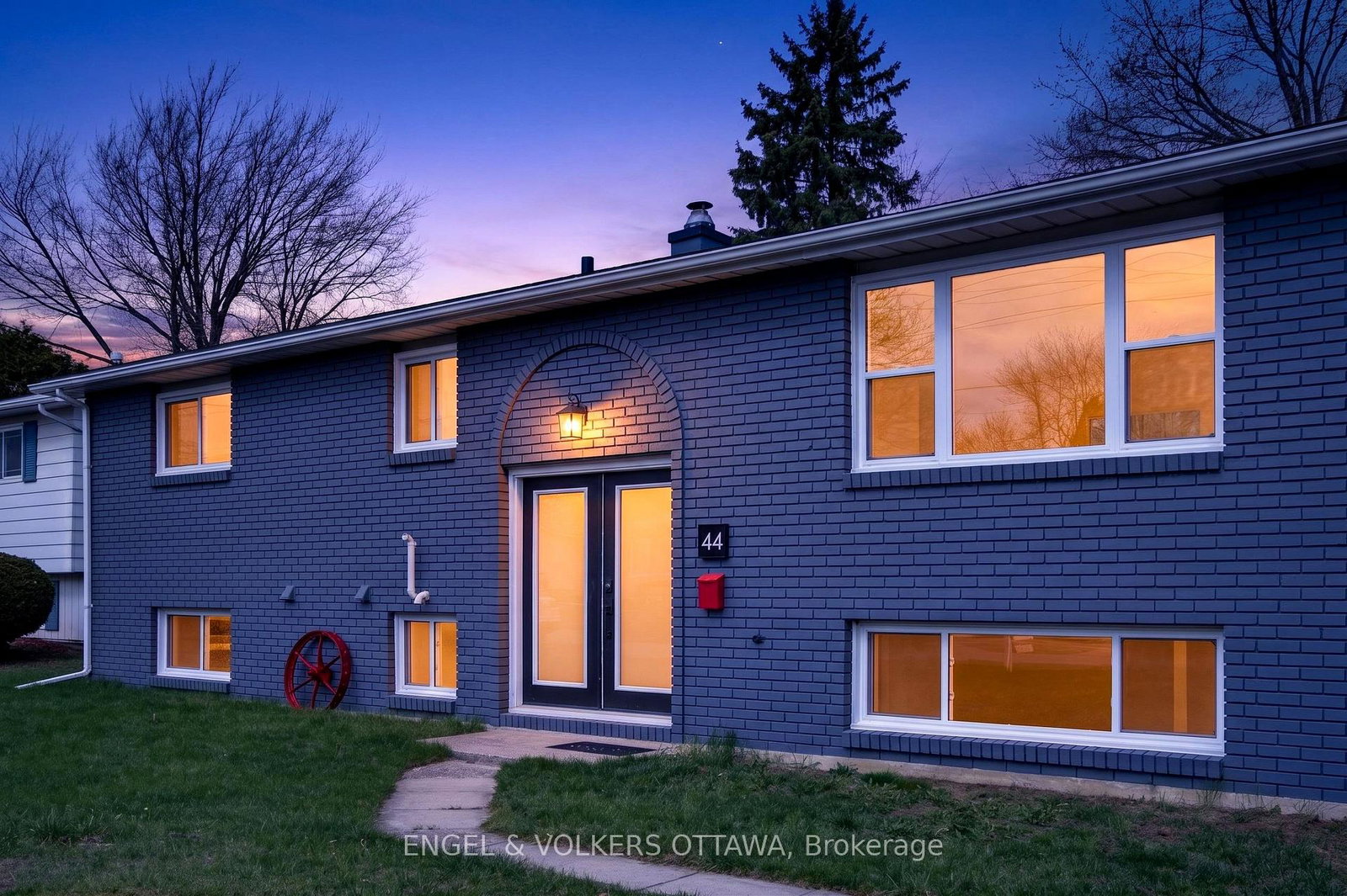 44-carol-crescent-smiths-falls-ontario-x13034050