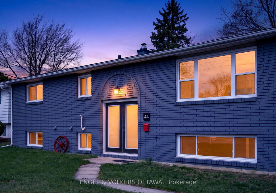 44-carol-crescent-smiths-falls-ontario-x13034050