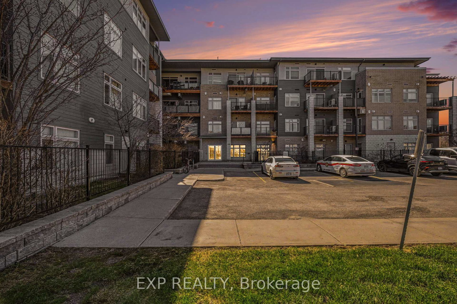2785-baseline-road-ottawa-ontario-x13034224