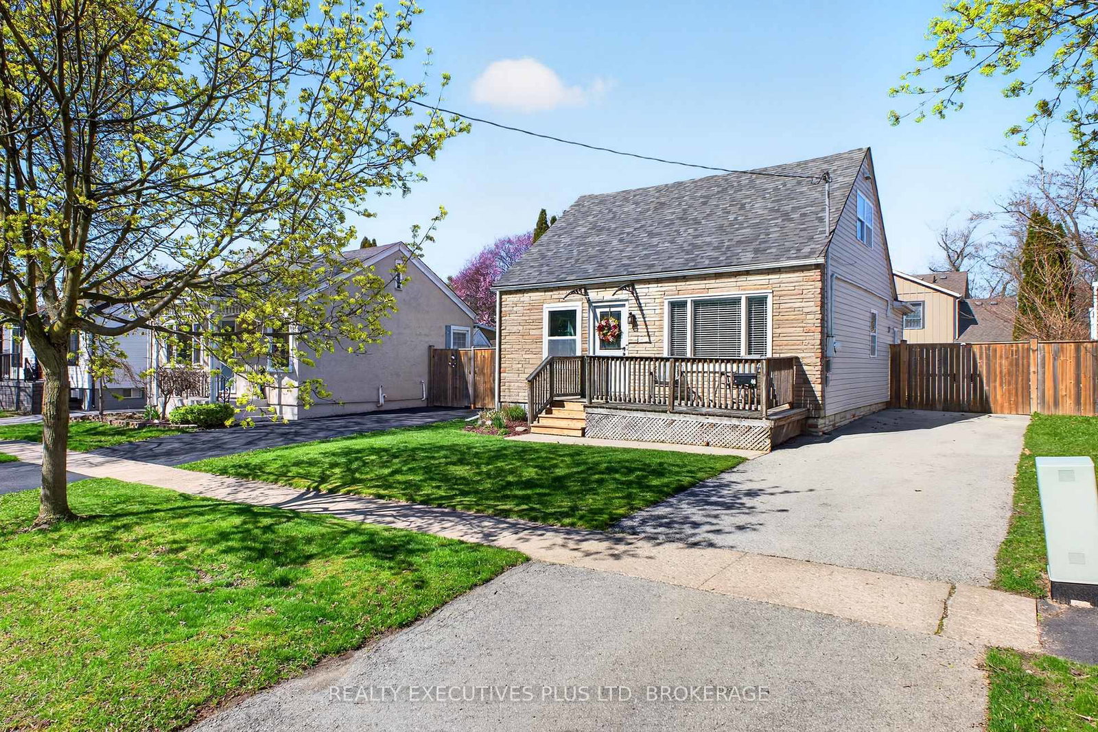 46-doncaster-boulevard-st-catharines-ontario-x13034328