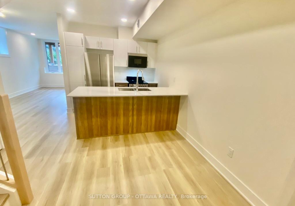 152b-columbus-avenue-ottawa-ontario-x13034438