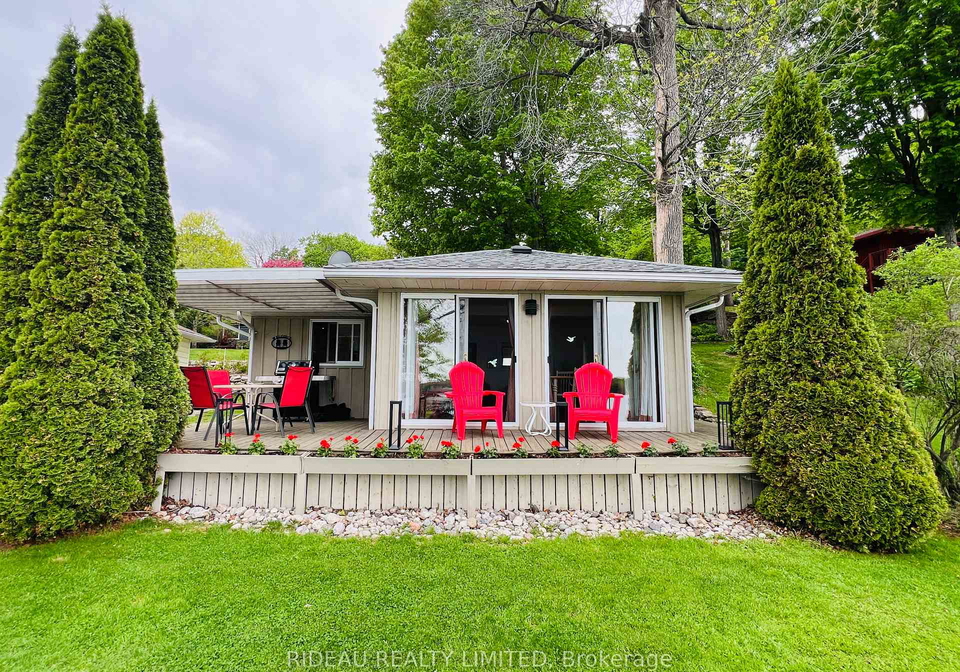3545-r35-road-rideau-lakes-ontario-x13034496