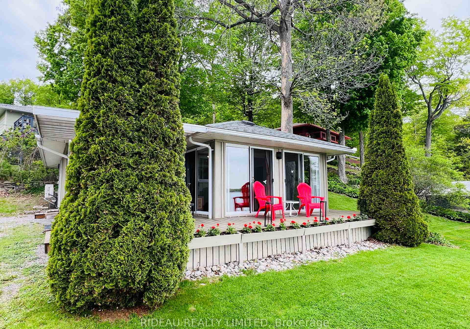3545-r35-road-rideau-lakes-ontario-x13034496