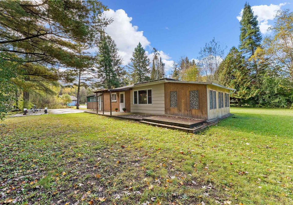 57-fire-route-104-trent-lakes-ontario-x13034728