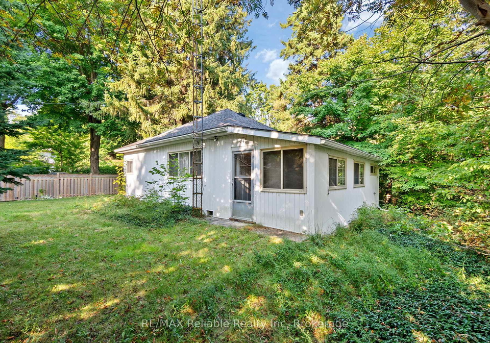 24-huron-street-n-ashfield-colborne-wawanosh-ontario-x13034812
