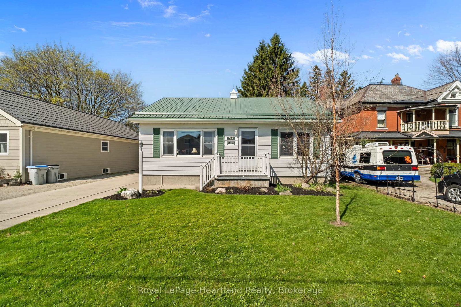 117-andrew-street-south-huron-ontario-x13035246