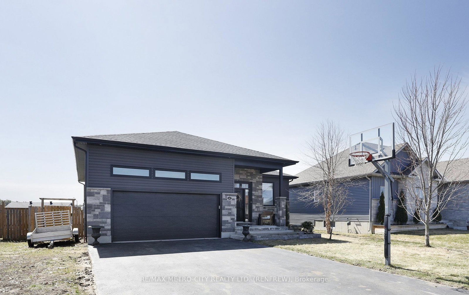 65-noble-crescent-petawawa-ontario-x13035288