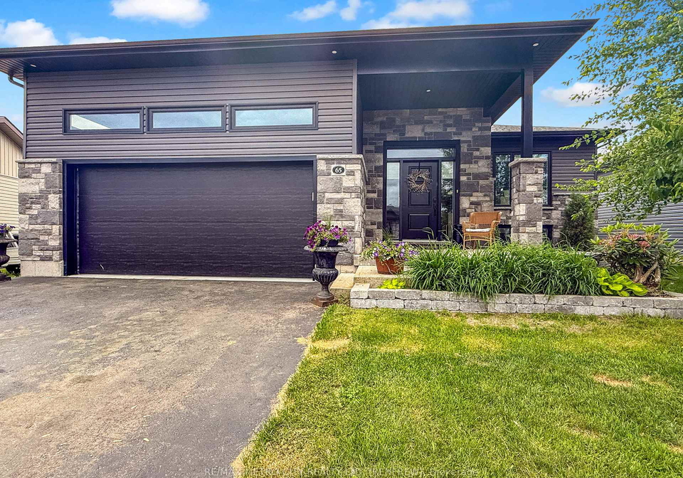 65-noble-crescent-petawawa-ontario-x13035288