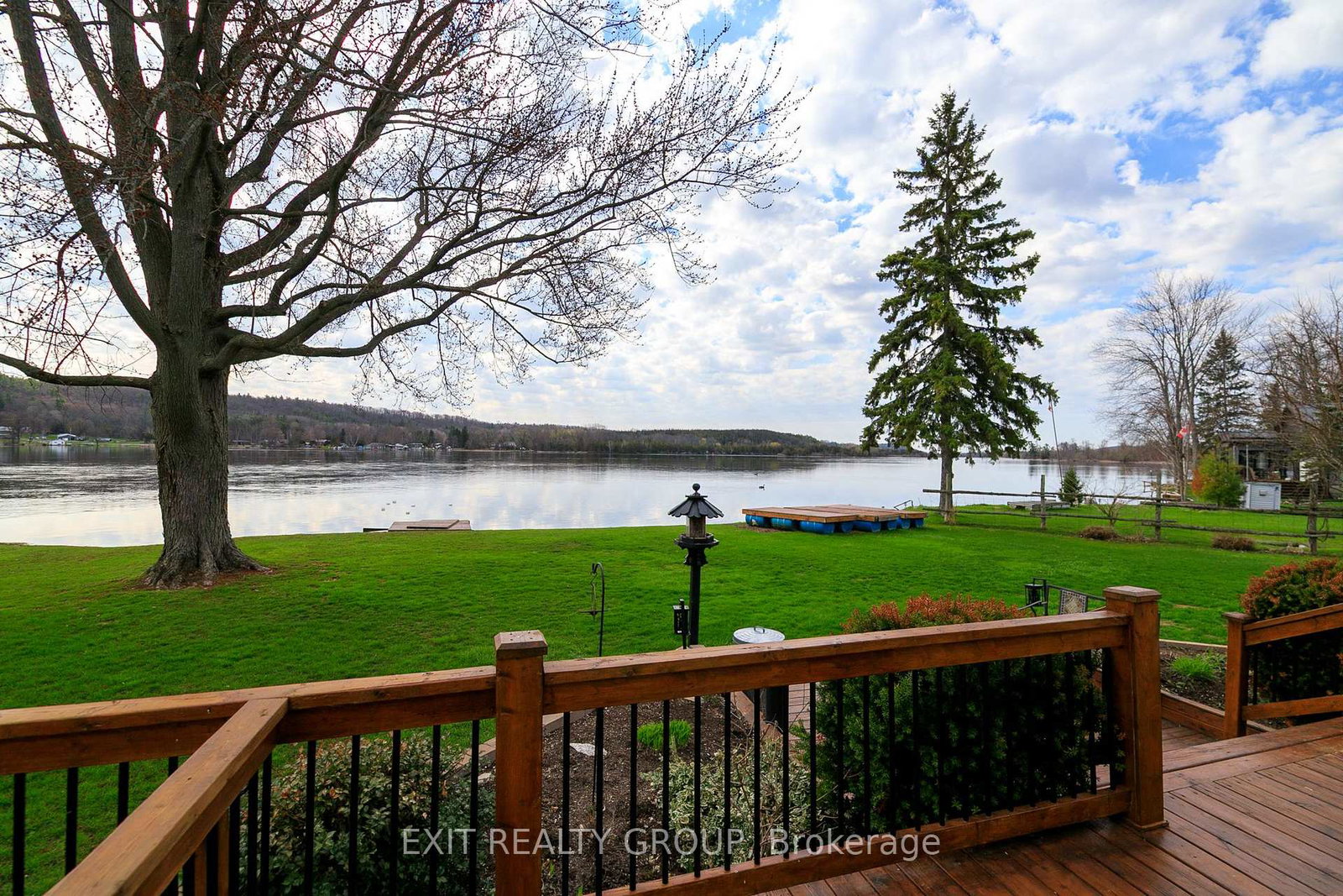 21-prior-lane-quinte-west-ontario-x13035338