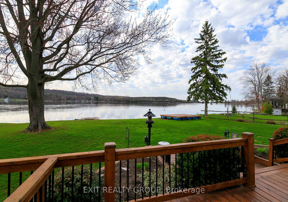 21-prior-lane-quinte-west-ontario-x13035338