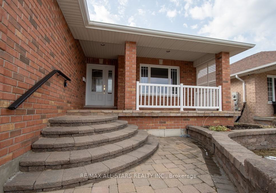 383-wallace-drive-kawartha-lakes-ontario-x13035606