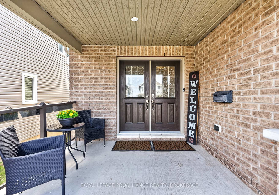 1153-escala-crescent-kingston-ontario-x13035746