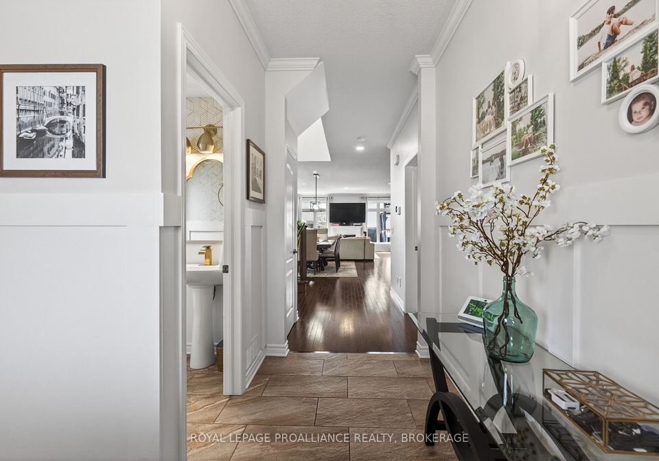 1153-escala-crescent-kingston-ontario-x13035746
