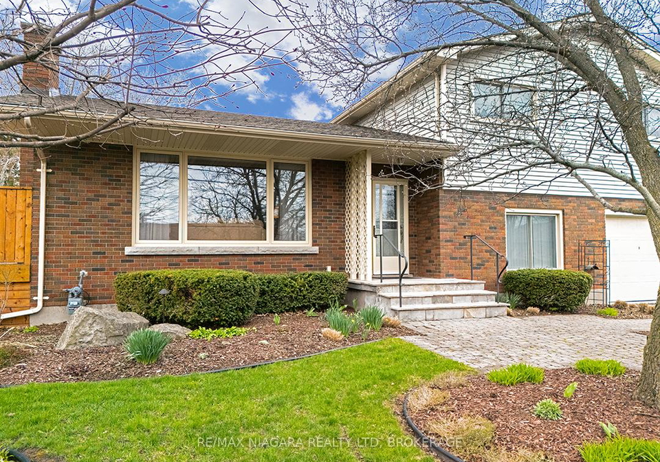 82-scholfield-avenue-port-colborne-ontario-x13036446