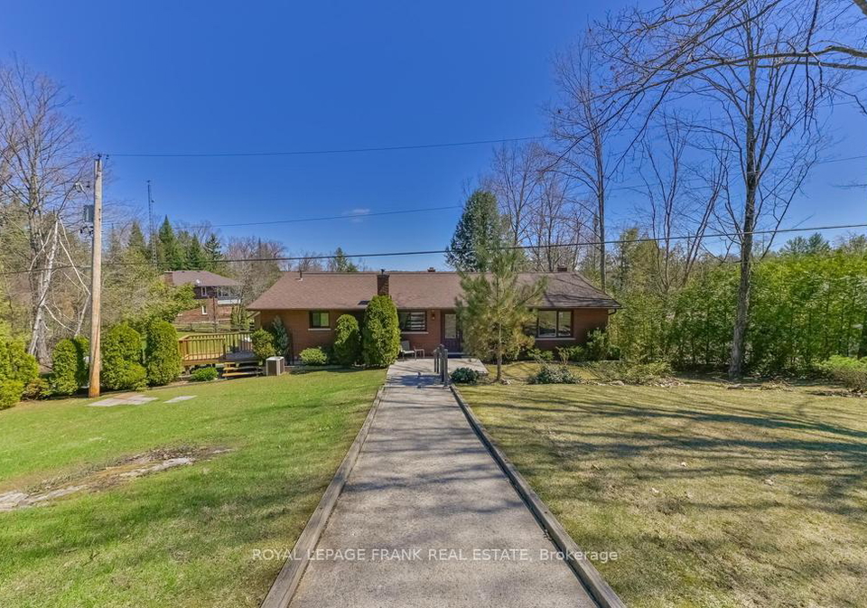 36-fire-route-28-trent-lakes-ontario-x13036710
