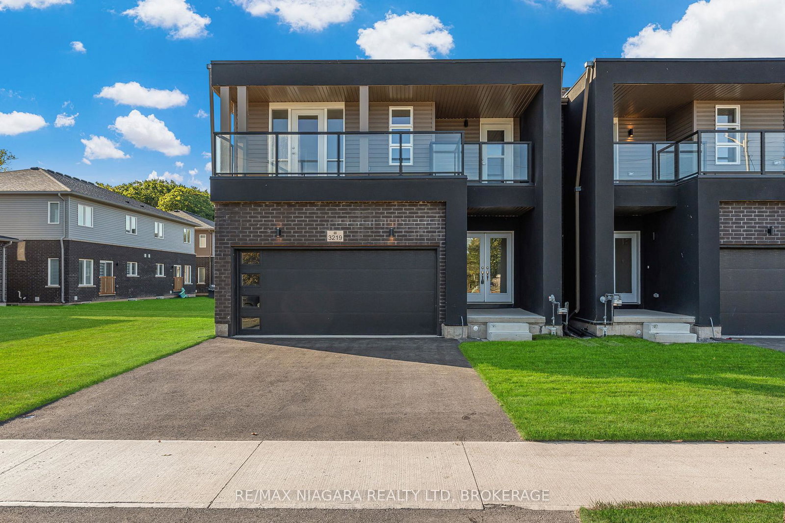 3221-dominion-road-fort-erie-ontario-x13036730