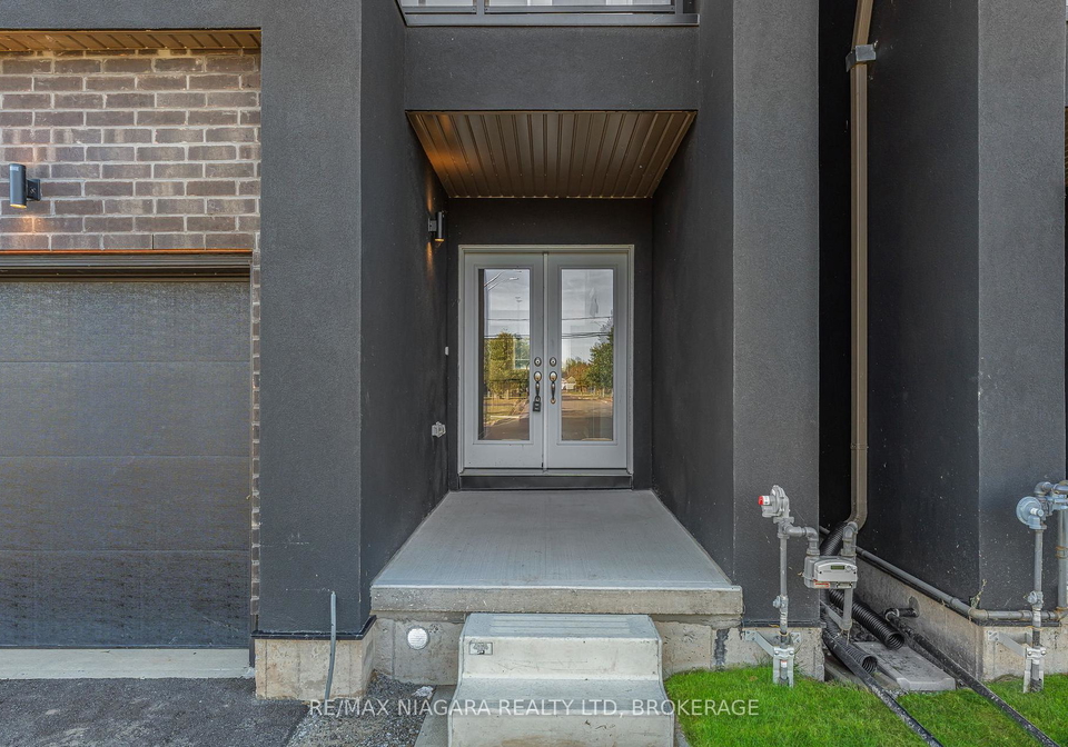 3221-dominion-road-fort-erie-ontario-x13036730