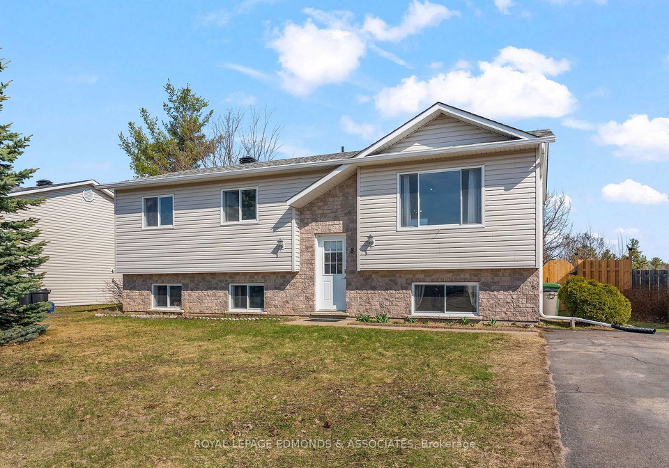 8-gerald-avenue-petawawa-ontario-x13036814