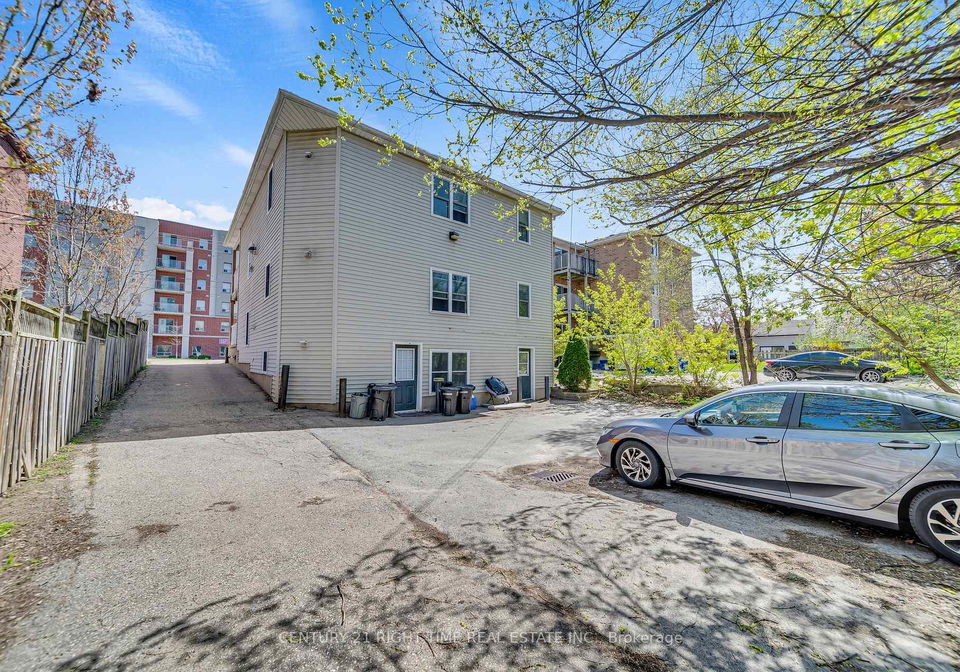 24-columbia-street-kitchener-ontario-x13037054