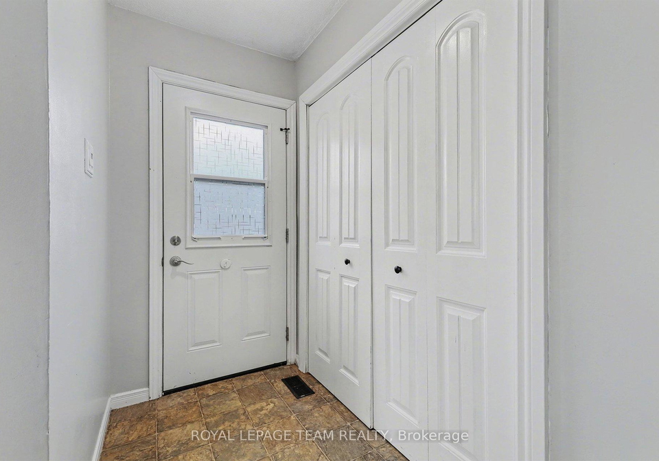 23-spearman-lane-kanata-ontario-x13037234
