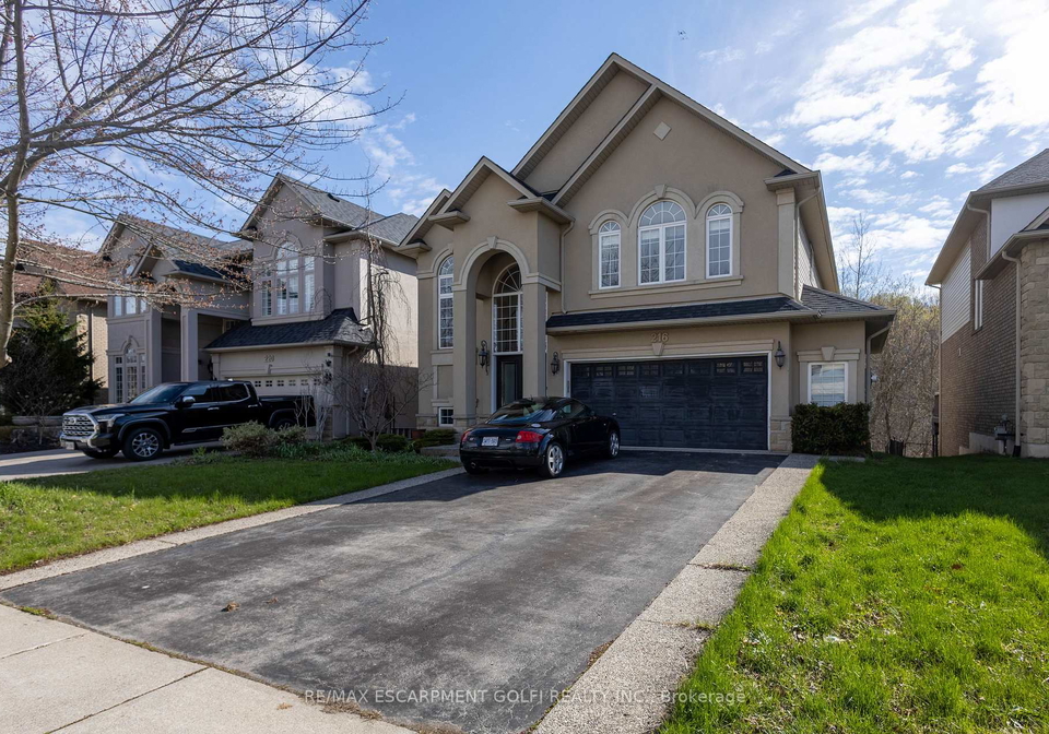 216-diiorio-circle-hamilton-ontario-x13037450