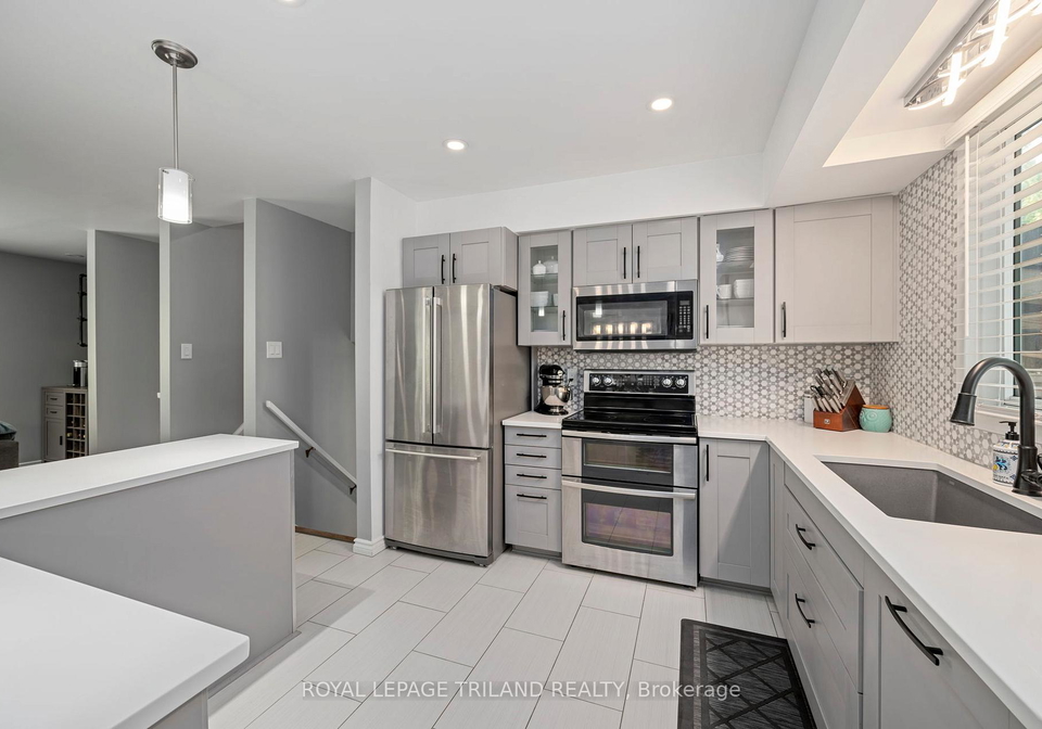 93-st-lawrence-boulevard-london-south-ontario-x13037880