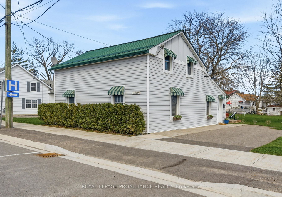 392-picton-main-street-prince-edward-county-ontario-x13038006