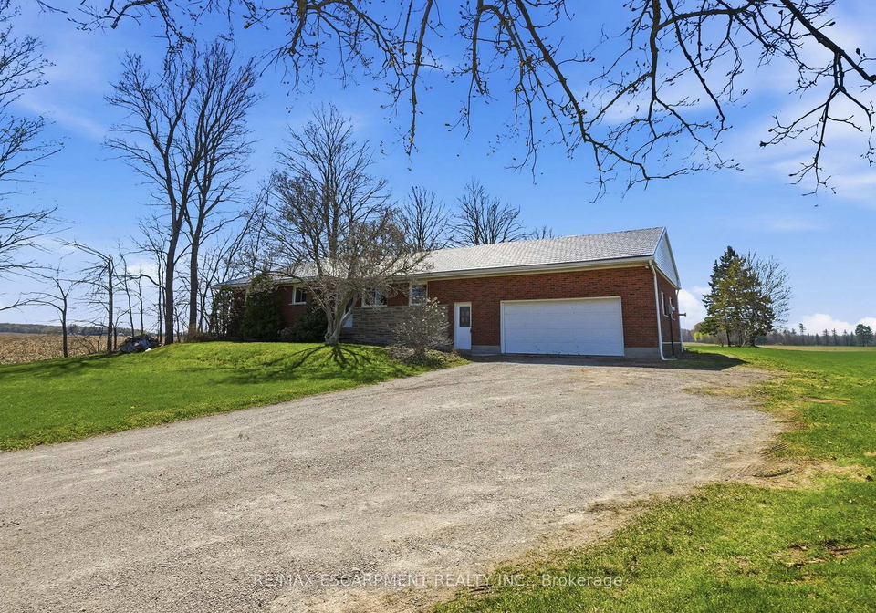 371-highway-52-hamilton-ontario-x13038208