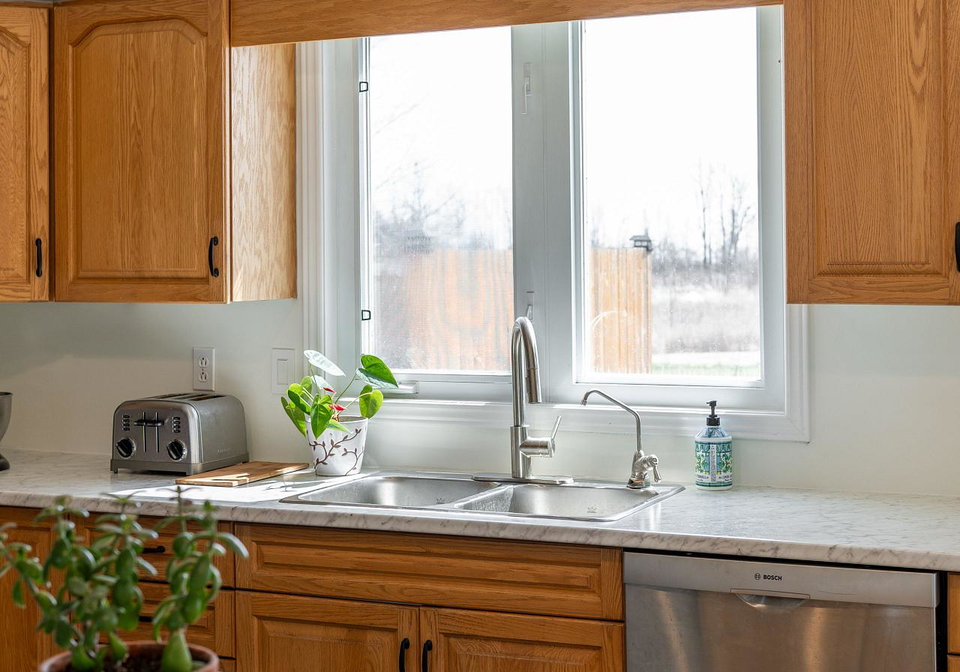 79-swamp-college-road-prince-edward-county-ontario-x13038354
