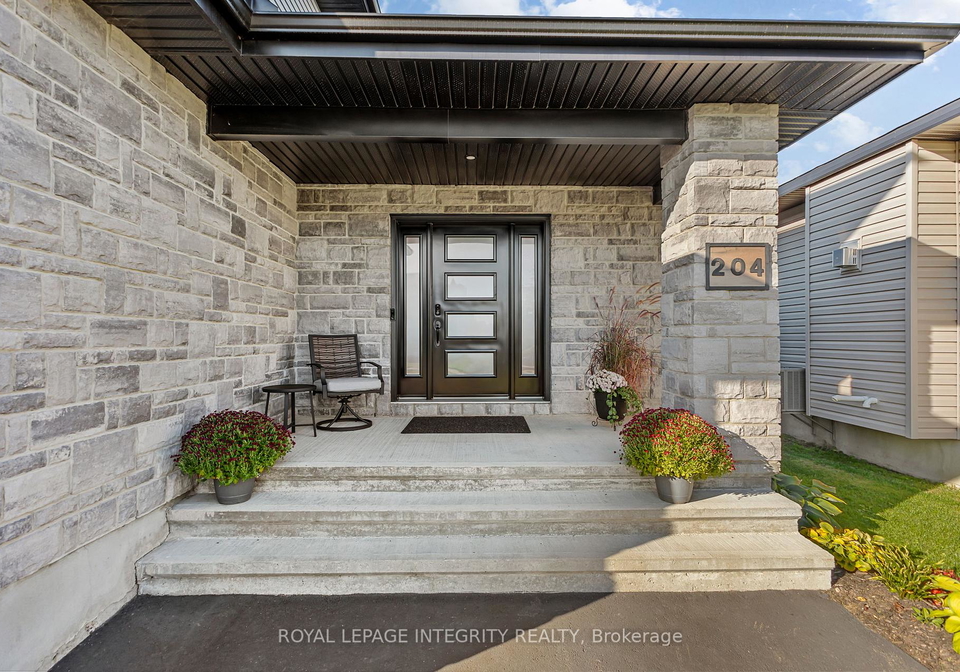 204-hybrid-street-russell-ontario-x13039074