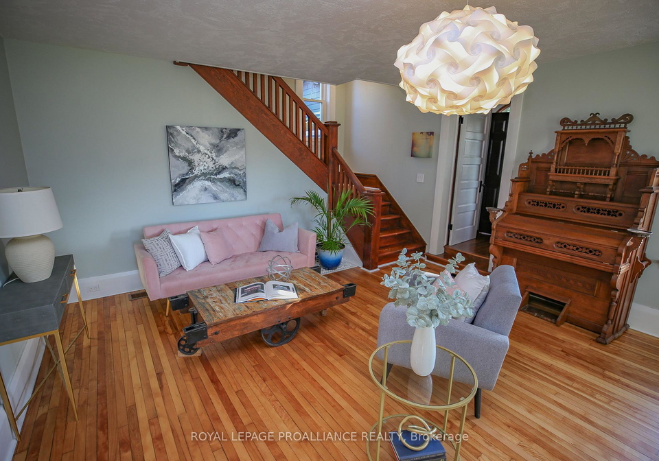 1379-county-road-2-w-elizabethtown-kitley-ontario-x13039210