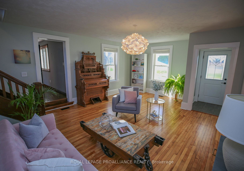 1379-county-road-2-w-elizabethtown-kitley-ontario-x13039210