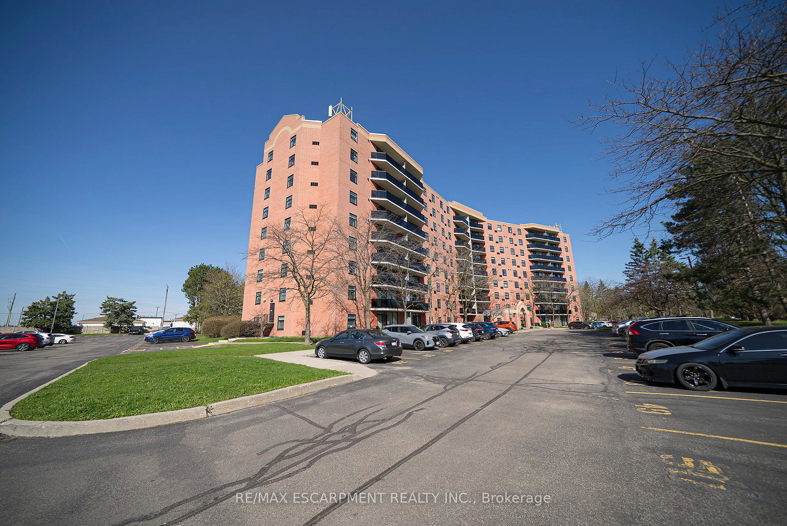 9-bonheur-court-brantford-ontario-x13039398