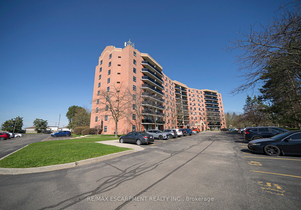 9-bonheur-court-brantford-ontario-x13039398
