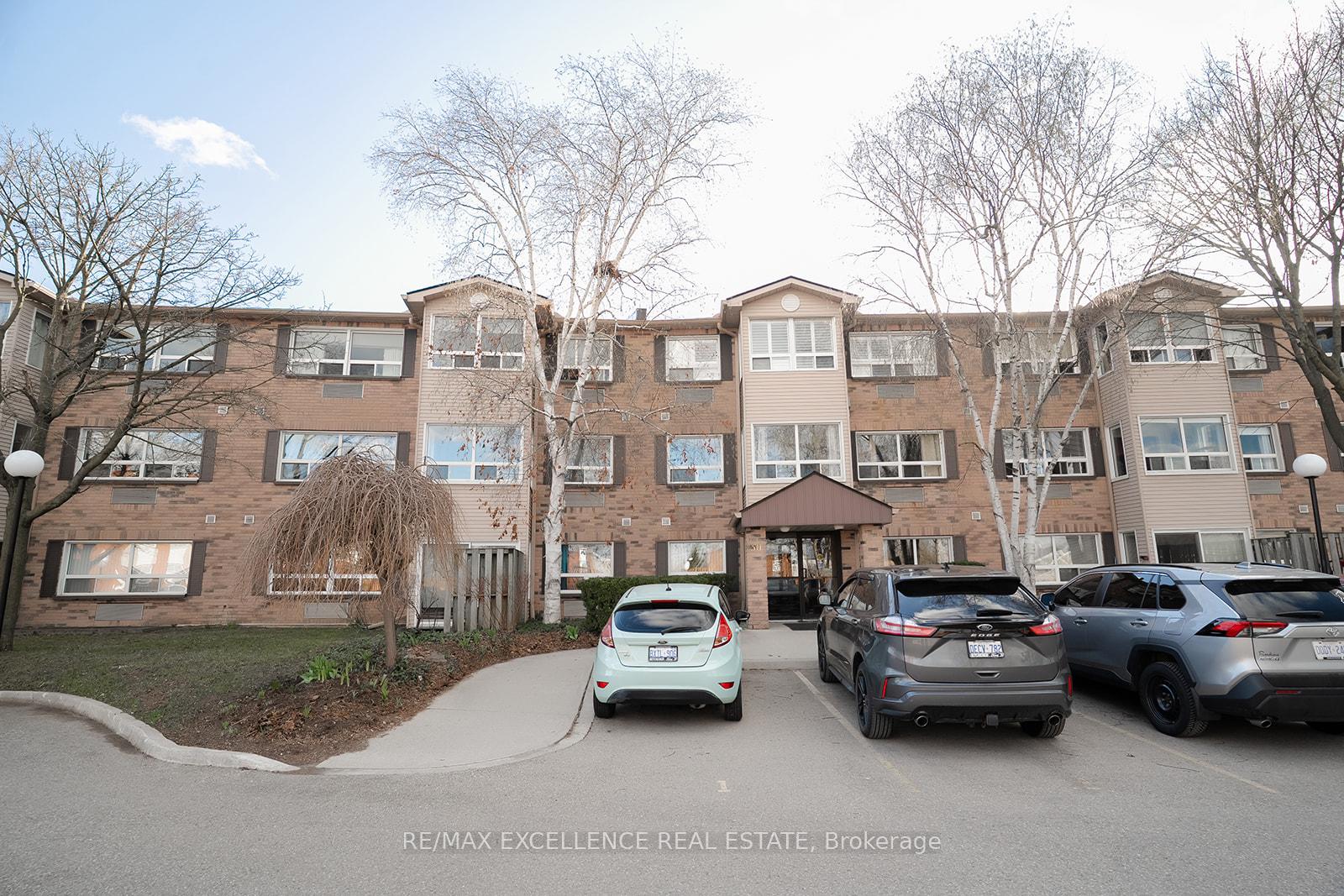 30-hugo-crescent-kitchener-ontario-x13039788