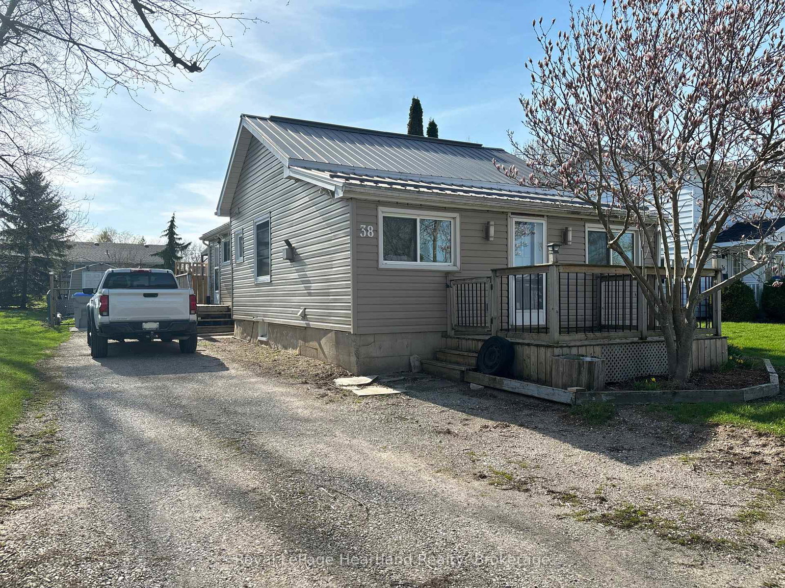 38-goshen-street-s-bluewater-ontario-x13040128