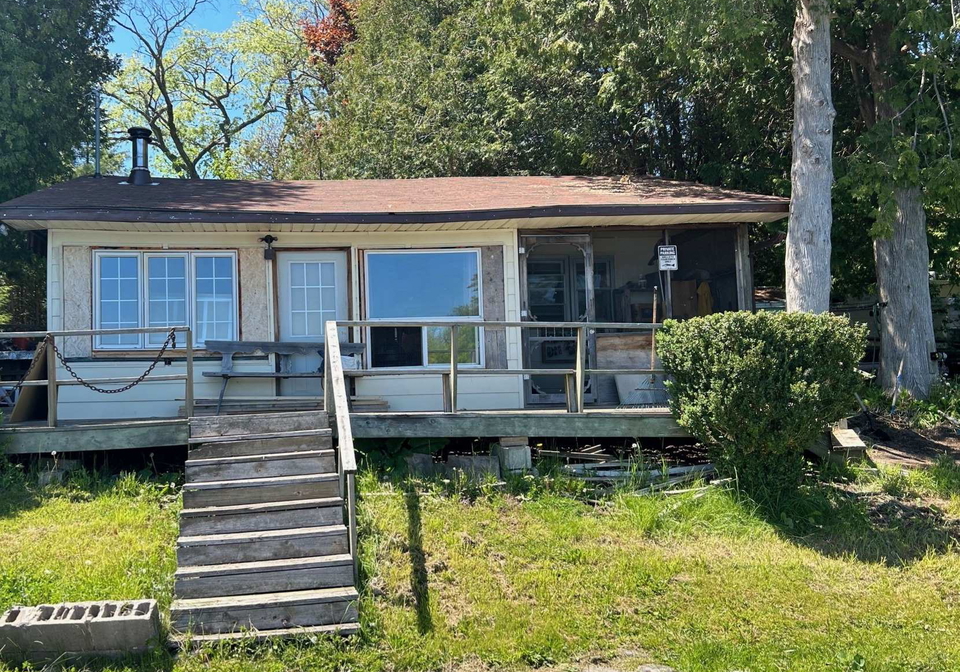 2095-wilson-lane-selwyn-ontario-x13040388