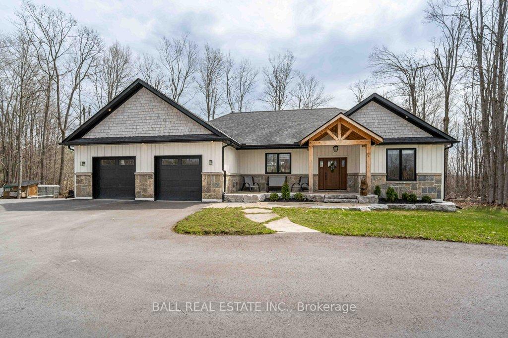 25-fire-route-42-trent-lakes-ontario-x13040722