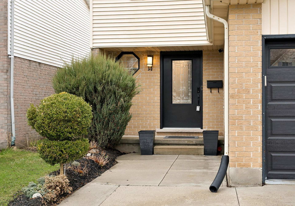 14-wycliffe-place-kitchener-ontario-x13040726
