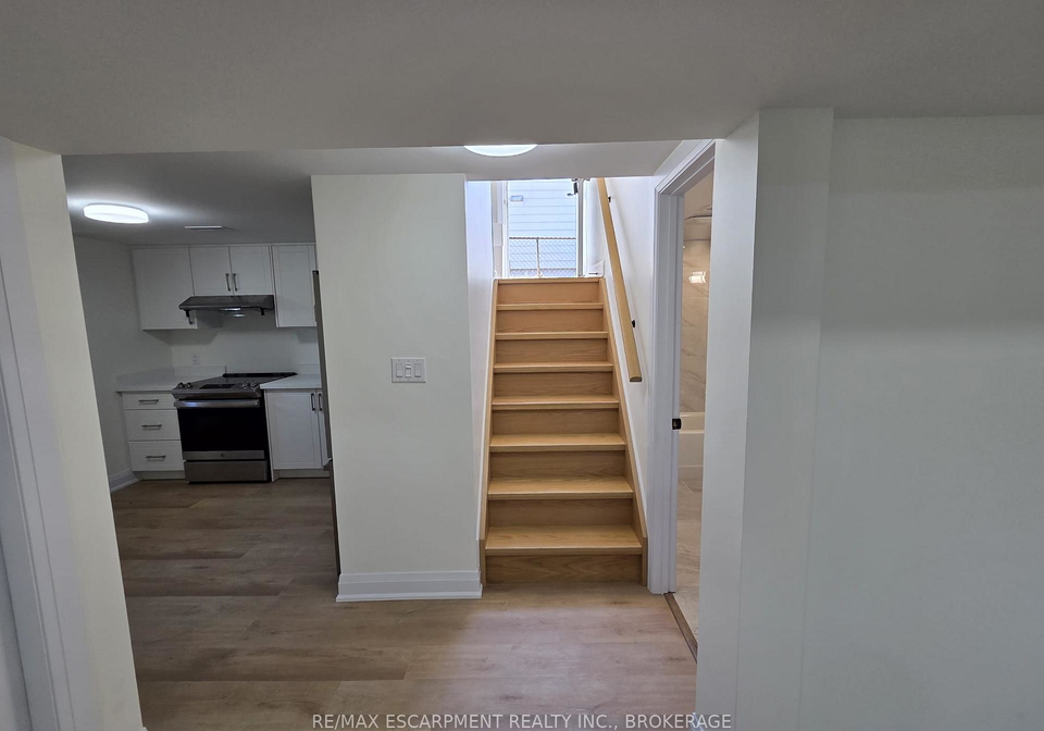 12-ferndale-avenue-st-catharines-ontario-x13041036